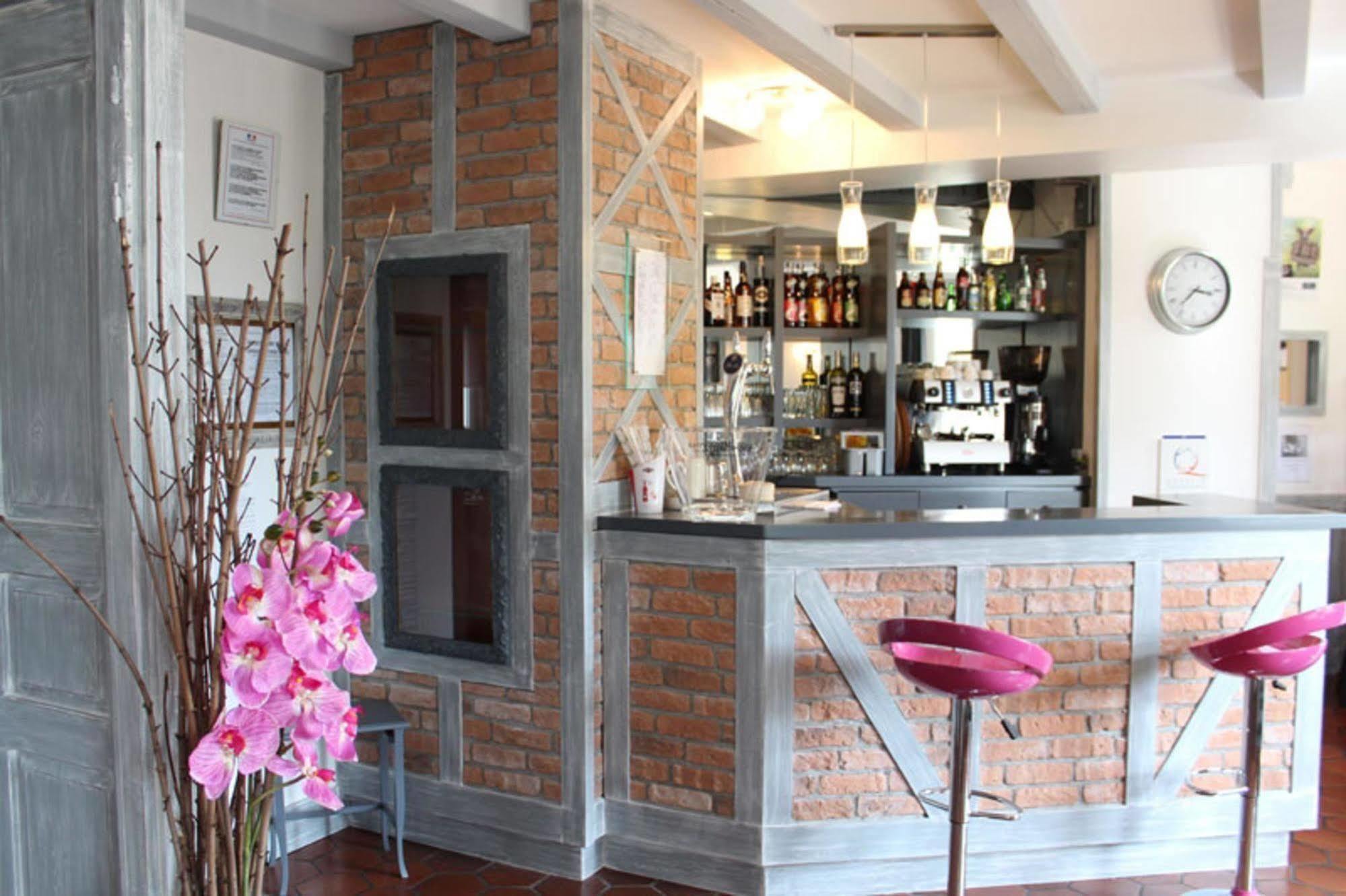 Auberge La Tomette, The Originals Relais 비트락 외부 사진